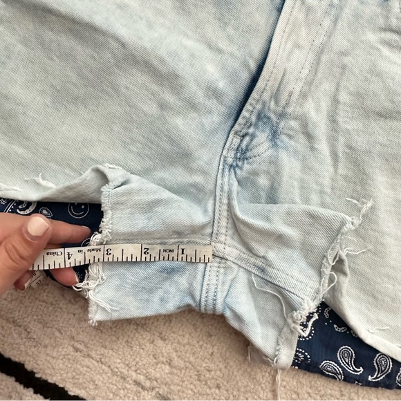 Old Navy Light Wash OG High Rise Shorts Exposed Pockets - Picture 8 of 10